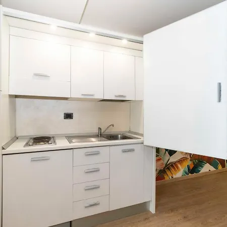 Apartamento Enjoy Room- Con Parcheggio Gratuito E Colazione Deliziosa !