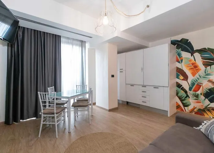 Enjoy Room- Con Parcheggio Gratuito E Colazione Deliziosa !